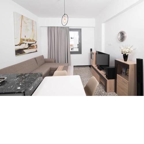 Downtown Sunny Apartment