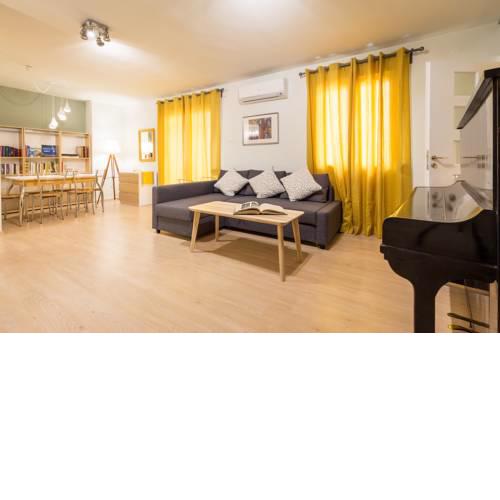 Downtown urban flat for 4 people in Plaka