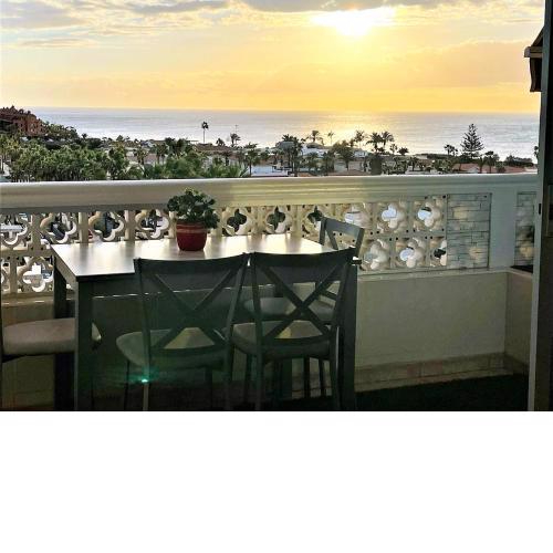 DREAM HOLIDAYS, Wonderful Ocean View, Fast Wi-Fi