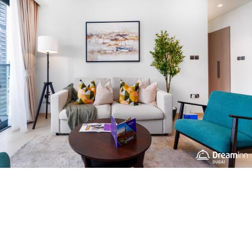 Dream Inn Apartments - Act One Act Two