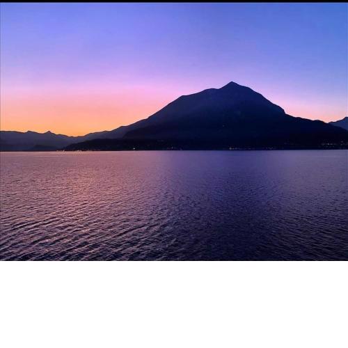 Dream lake PANORAMA, garage in the center of Varenna