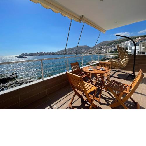 Dreamy Apartment Overlooking The Sea