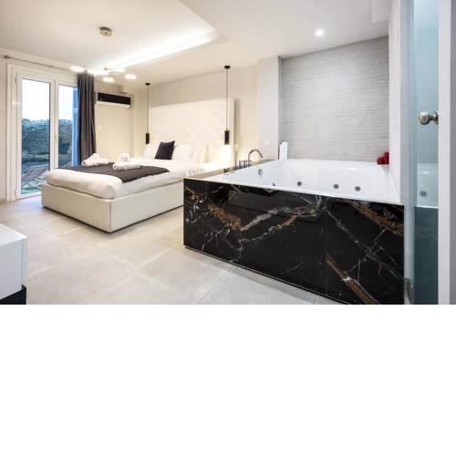 Dreamy Romantic Jacuzzi Apartment