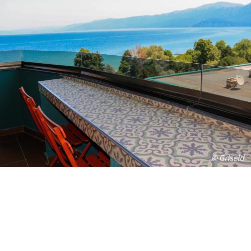 Drion Apartment with lake view