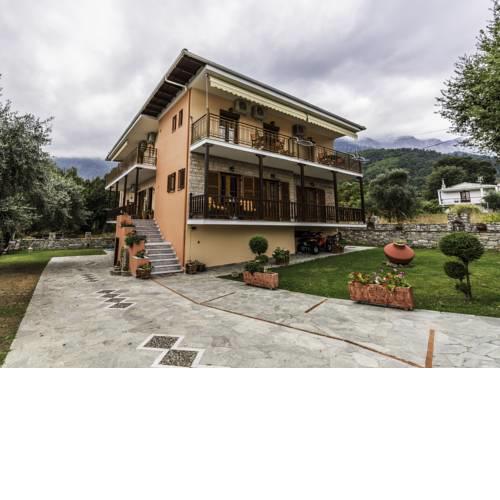 Dryades Apartments & Studios