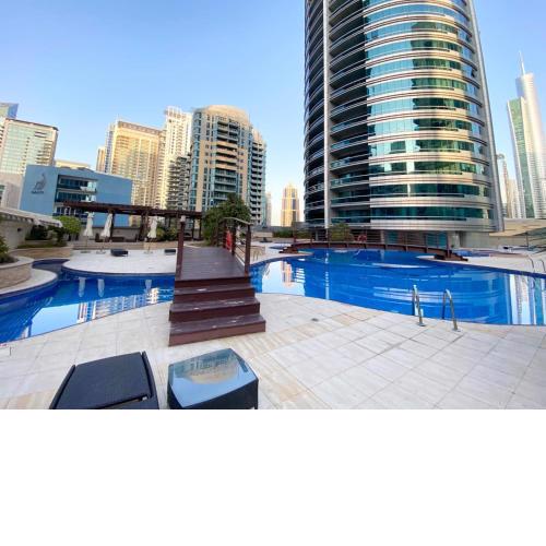 Dubai Marina - 5 bedroom, resort feel, great Amenities