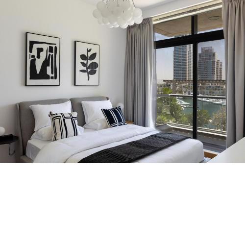 Dubai Marina, Two bedrooms apartment with full Marina View