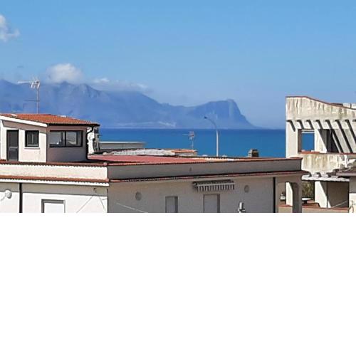 Dune appartamento con veranda e vista a 150 mt dal mare