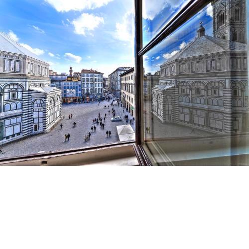 DUOMO apartment unique view!-hosted by Sweetstay