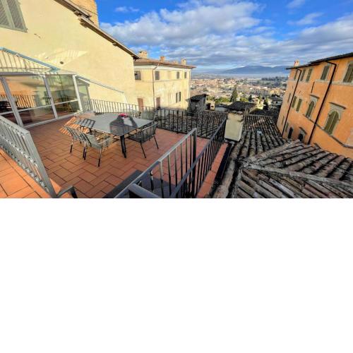 Duomo Apt With Spectacular Terrace - sleeps 6