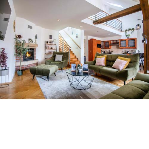 Duplex 165m2 with VIEWS only 30 Seconds to Charles Bridge