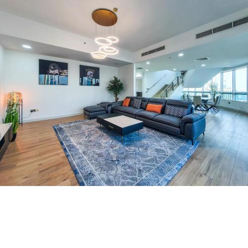 Duplex Penthouse with Maid's Room - Dubai Marina - Livbnb
