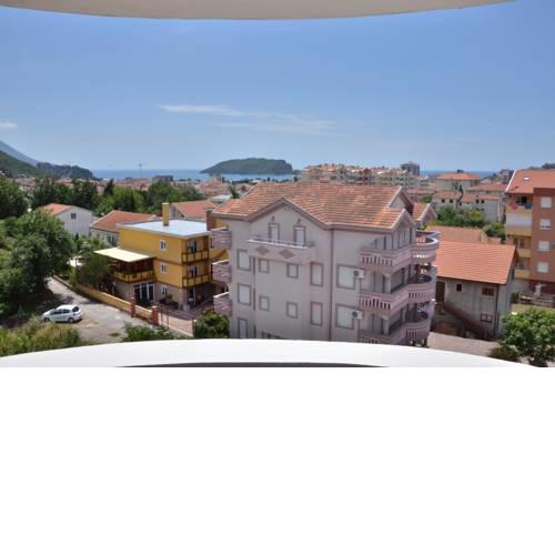 Duplex Two Bedroom Apartment With 3 Balconies