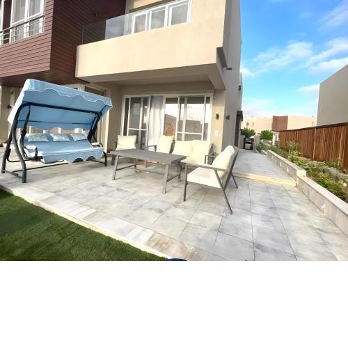Duplex villa In Hacienda bay