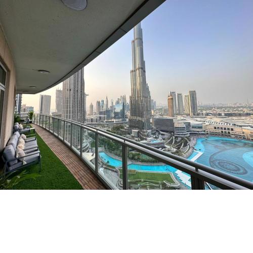 Durrani Homes - Alluring 5BR Penthouse with Burj Khalifa and Fountain View