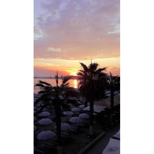 Durres Strand direkt am Meer