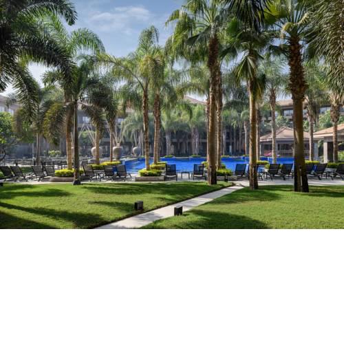 Dusit Thani LakeView Cairo