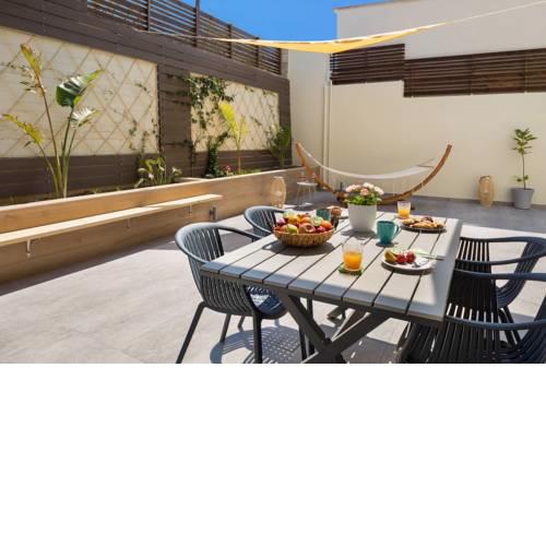 E & G Relax Homes.(Home-E)