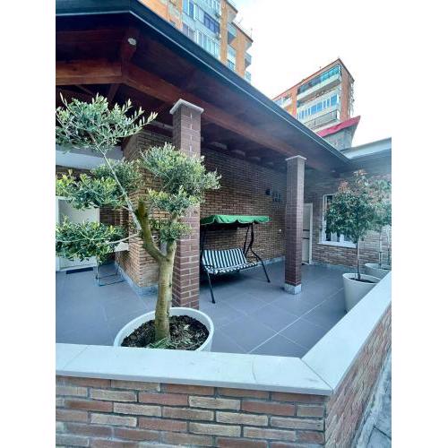 E&A Apartments Guesthouse