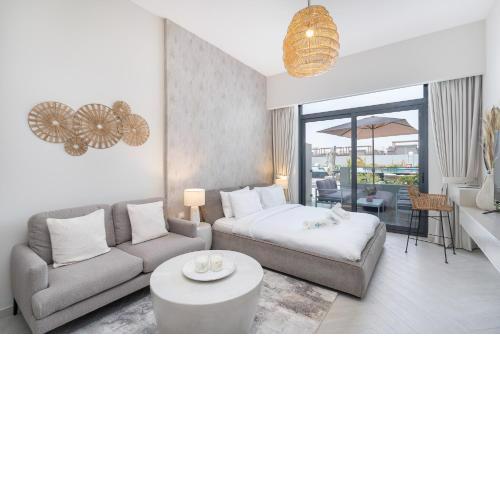 Earthy Elegance Studio Apartment by Suiteable