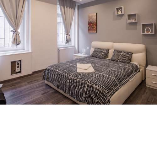 Easter Apartment in the Downtown