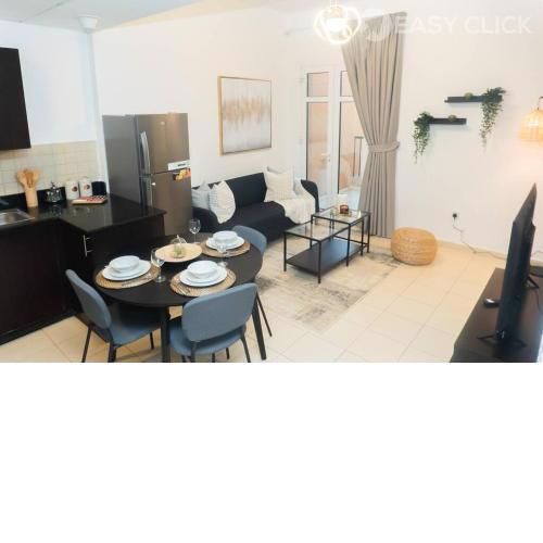 Easy Click - Pocket Friendly & Trendy 1 Bed