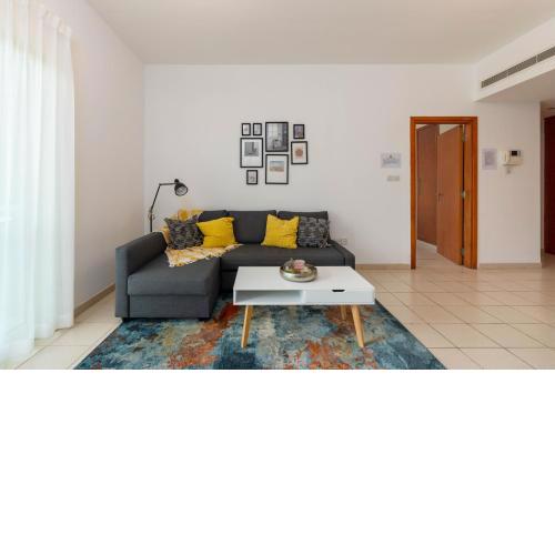 Easy Click - Superior Quality 1 Bed in Greens