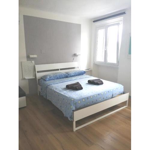 Easy House