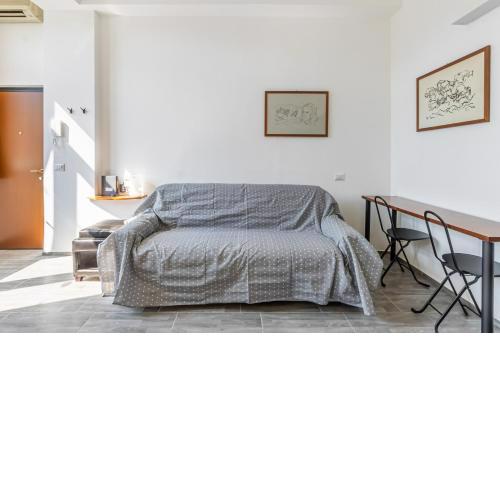 Easylife - Studio Moderno e luminoso in Repubblica