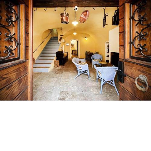 Eat sleep and wander Bosa historic central house
