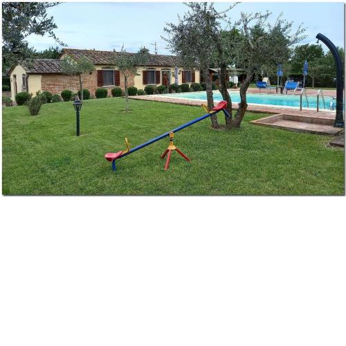 Ebenerdiges Ferienhaus im Herzen der Toskana mit Garten und Pool