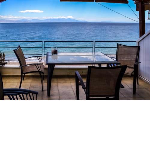 Eclectic Residence With Beach At The Doorstep