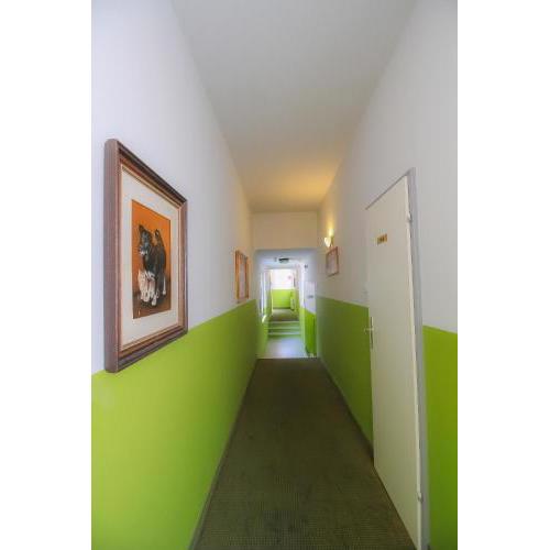 Economic 2SB apartment in lively area