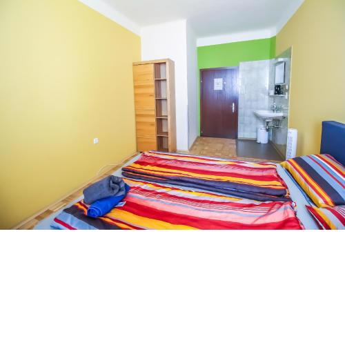 Economic apartment in lively area