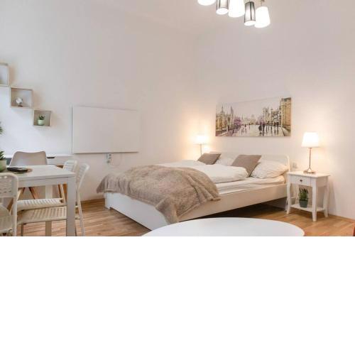 Economy City Living 1BR Apt in an Old Building