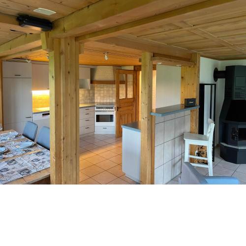 Edelweiss 4 Zi Ferienwohnung in Landhaus