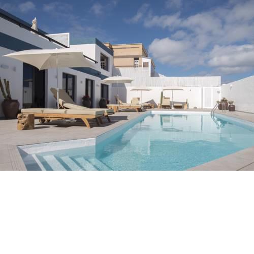 Edem IV apartamento de diseño piscina climatizada by Lightbooking