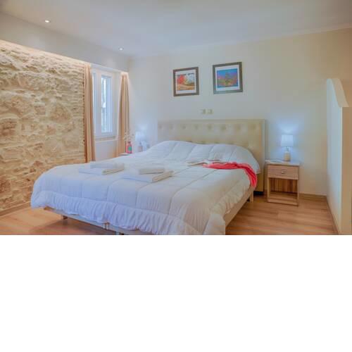 Effies Suites 1of2 - Old town