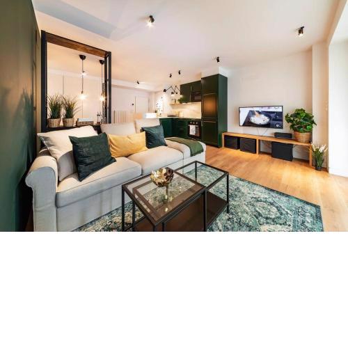 EGUZKI by People Rentals