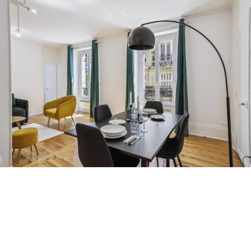 Eiffel Tower - Trocadero City Apartment