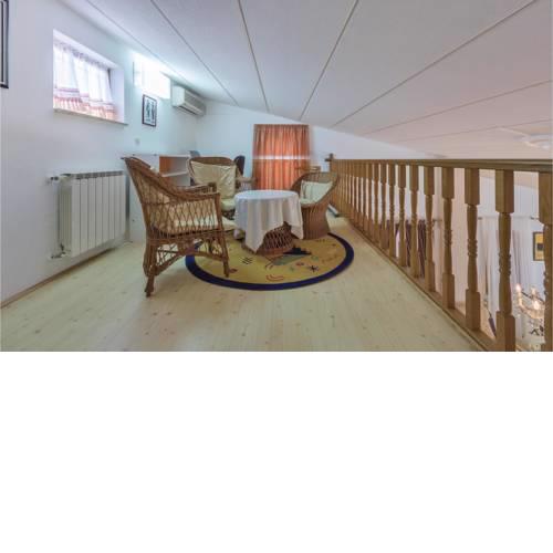 Eight-Bedroom Holiday Home in Pula