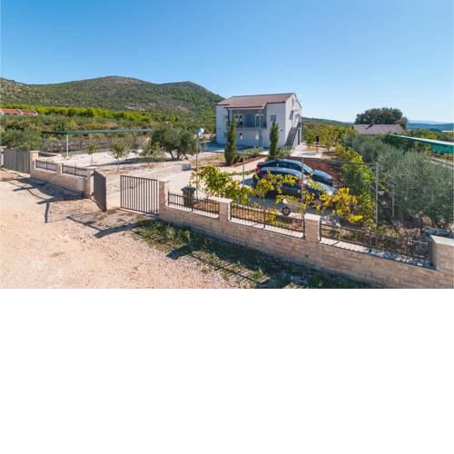 Eight-Bedroom Holiday Home in Vrsine-Marina