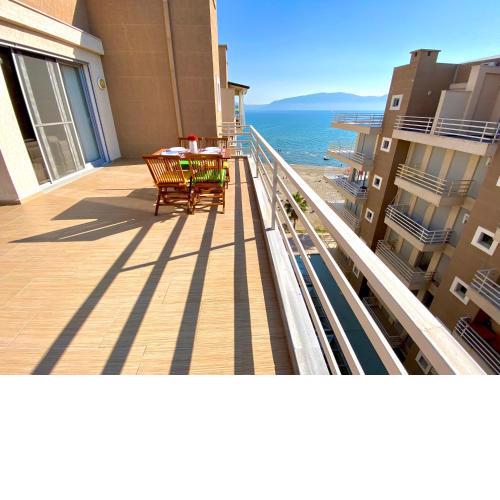 Eka Luxury Two-Bedroom Seaview Apartment