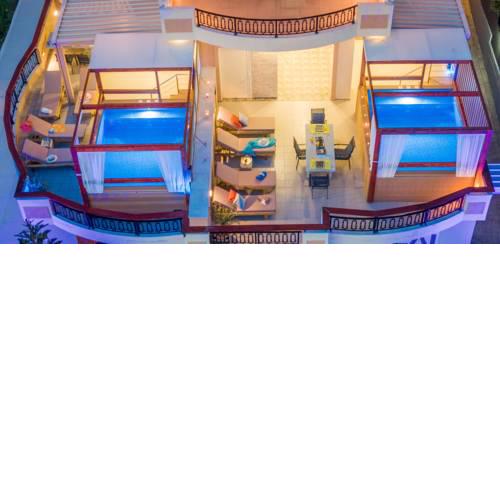 El Barco Luxury Suites