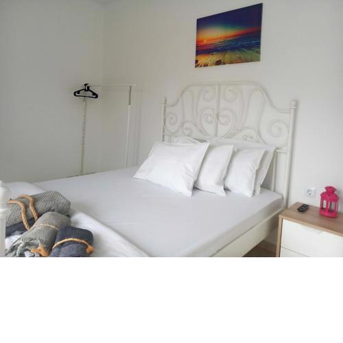 El Mar Apartments