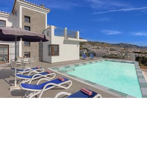 El Molino Villa Sleeps 6 with Pool Air Con and WiFi