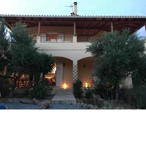 Elaia suite with access to secret beach