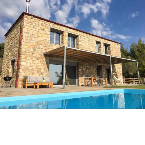 Elaionas Villa Sleeps 10 with Pool Air Con and WiFi
