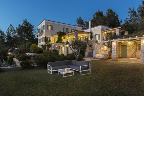Electra Beachfront Villa