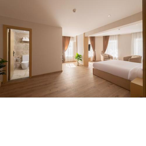 Elegance Grand City Hotel